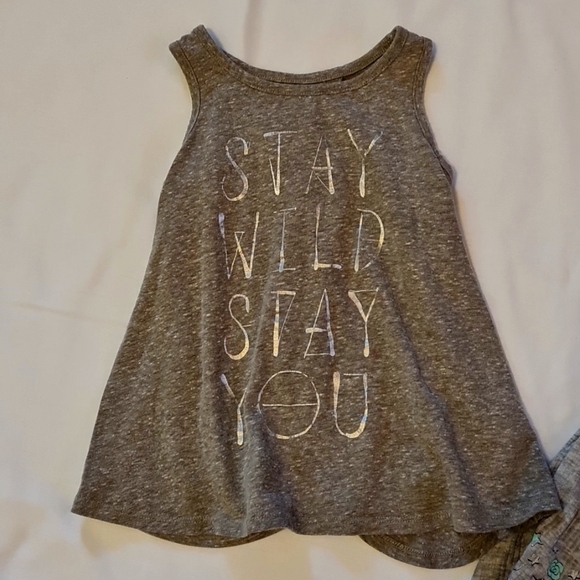 Girl's Top and LOL Top/shorts, Both are Sz 5, in Excellent Used Condition - Picture 2 of 6